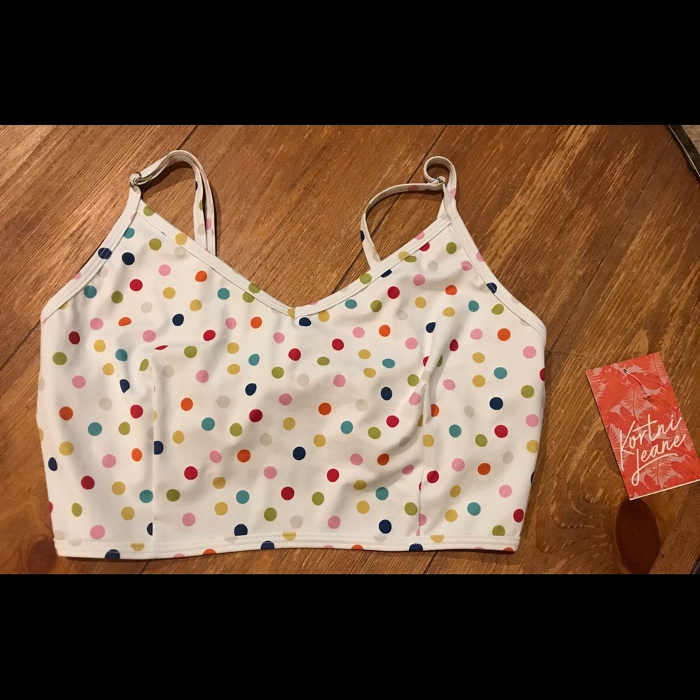 NWT! Circus dot V’d crop! Size large